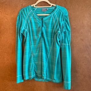 Athleta green long sleeved stretch fabric workout top. XL. EUC